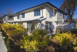 Exterior - One of a Kind Apartments (Dickson)