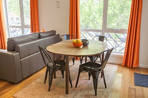 Apartment, 2 Bedrooms | In-room dining