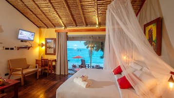Superior Beach Front Bungalow | Minibar, coffres-forts dans les chambres, bureau, Wi-Fi gratuit