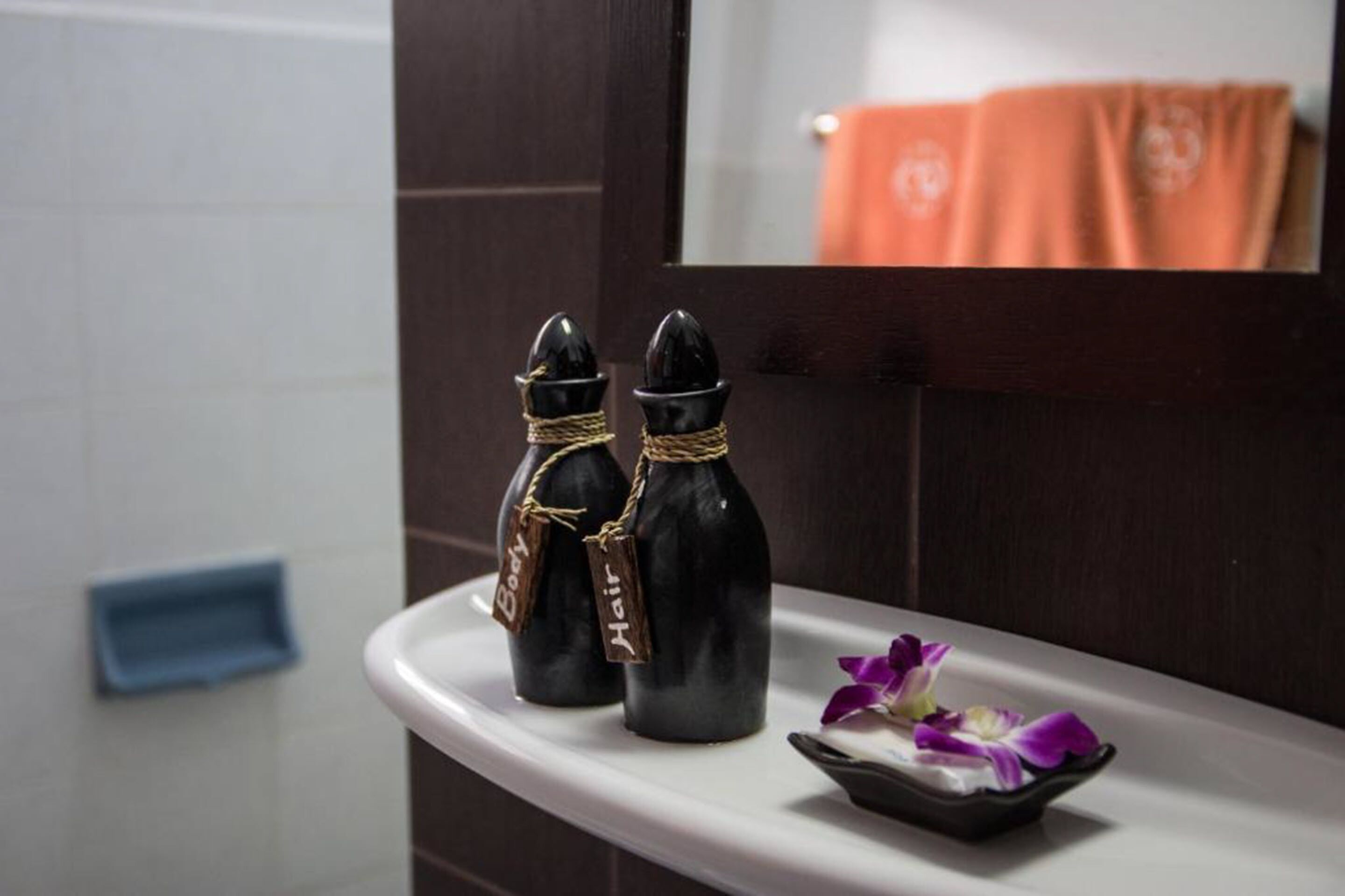 classic pool view bungalow | bathroom | shower, free toiletries, hair dryer, bathrobes