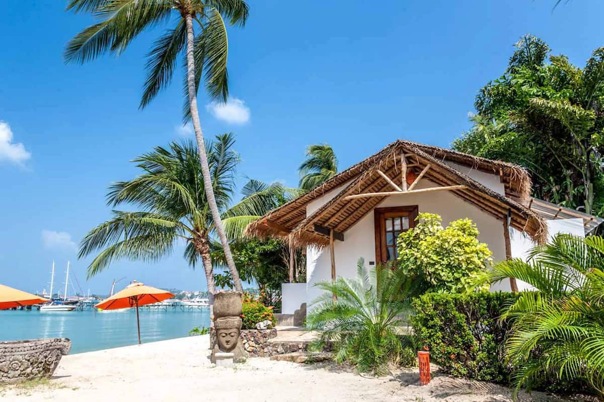 Superior Beach Front Bungalow | Terras