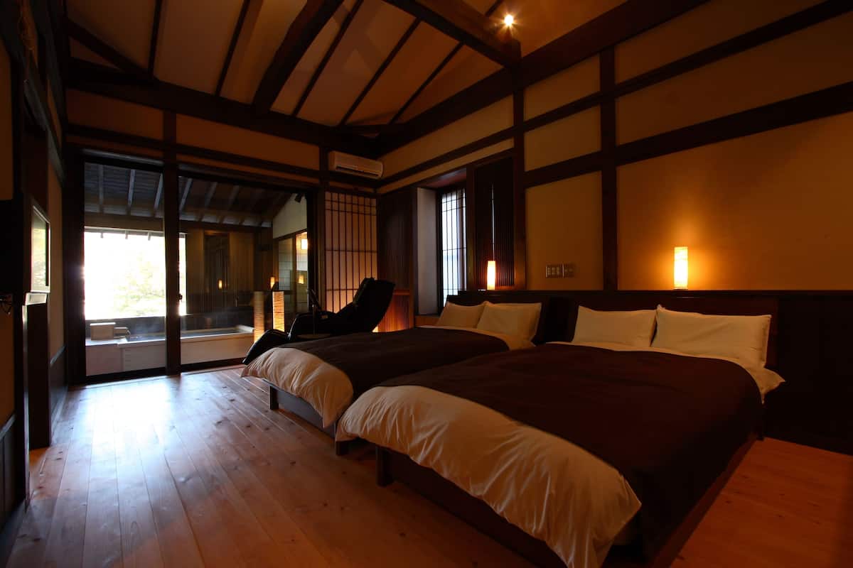 1 slaapkamer, een kluis op de kamer, individueel gedecoreerd