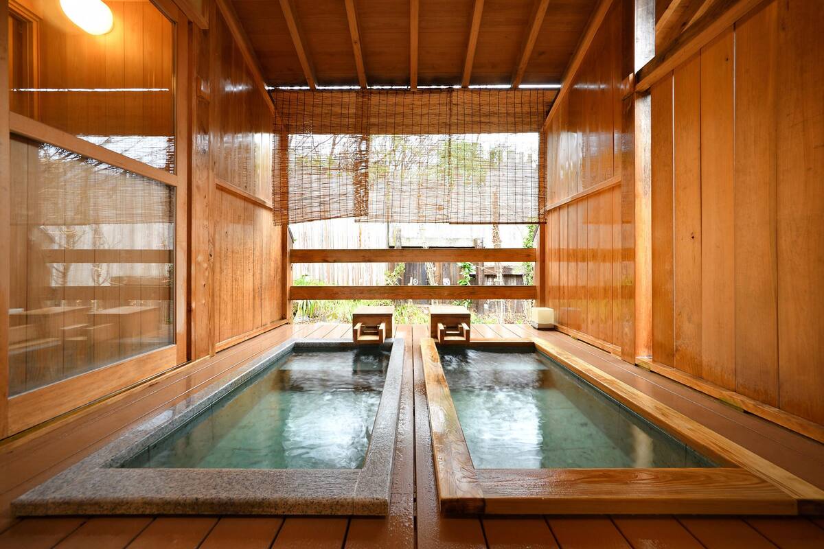 經濟客房, 2 間臥室, 非吸煙房, 私人浴室 (Rindou with Open Air Bath) | 浴室 | 免費梳洗用品、風筒、拖鞋、坐浴桶