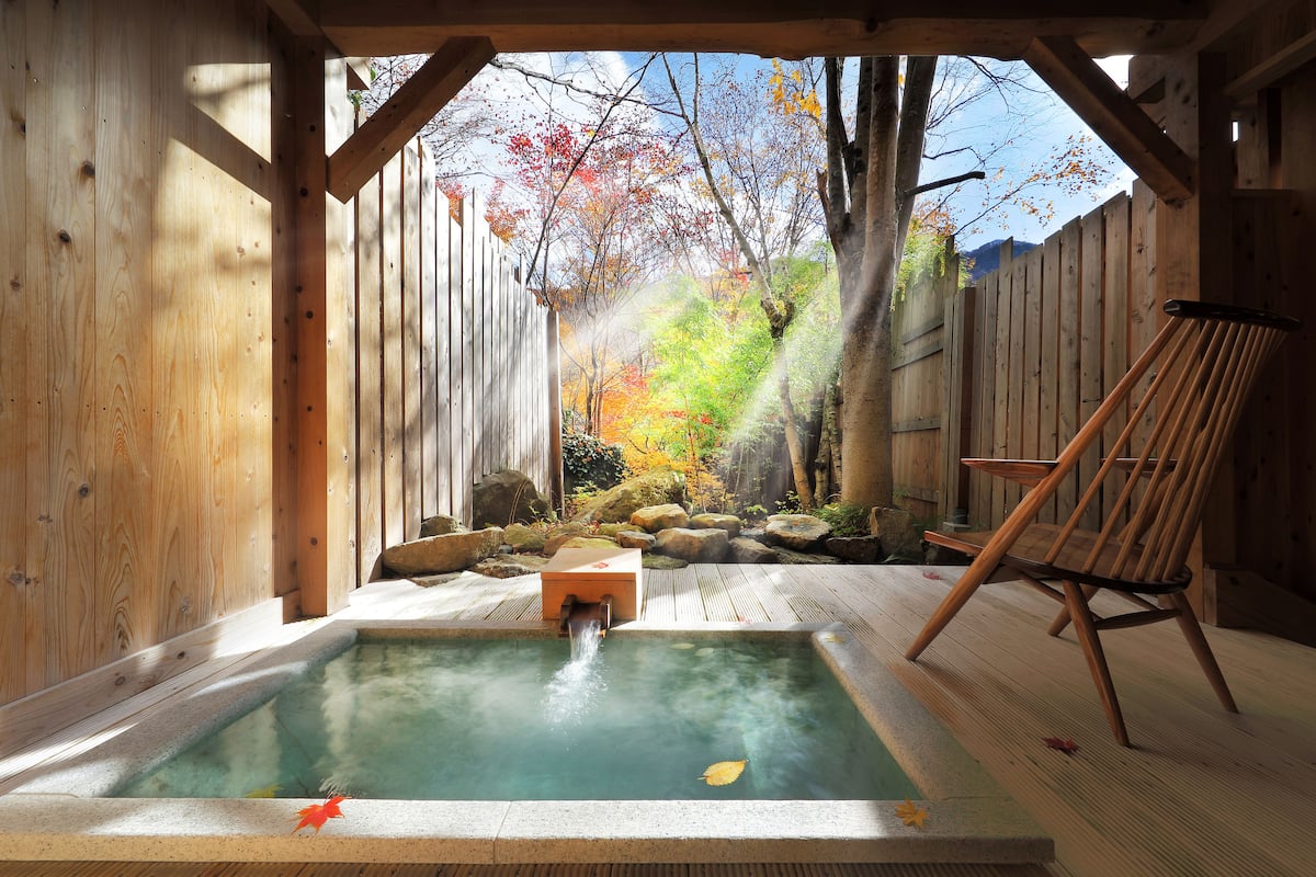 傳統客房 (Maisonette, Annex, Open Air Bath) | 浴室 | 免費梳洗用品、風筒、拖鞋、坐浴桶