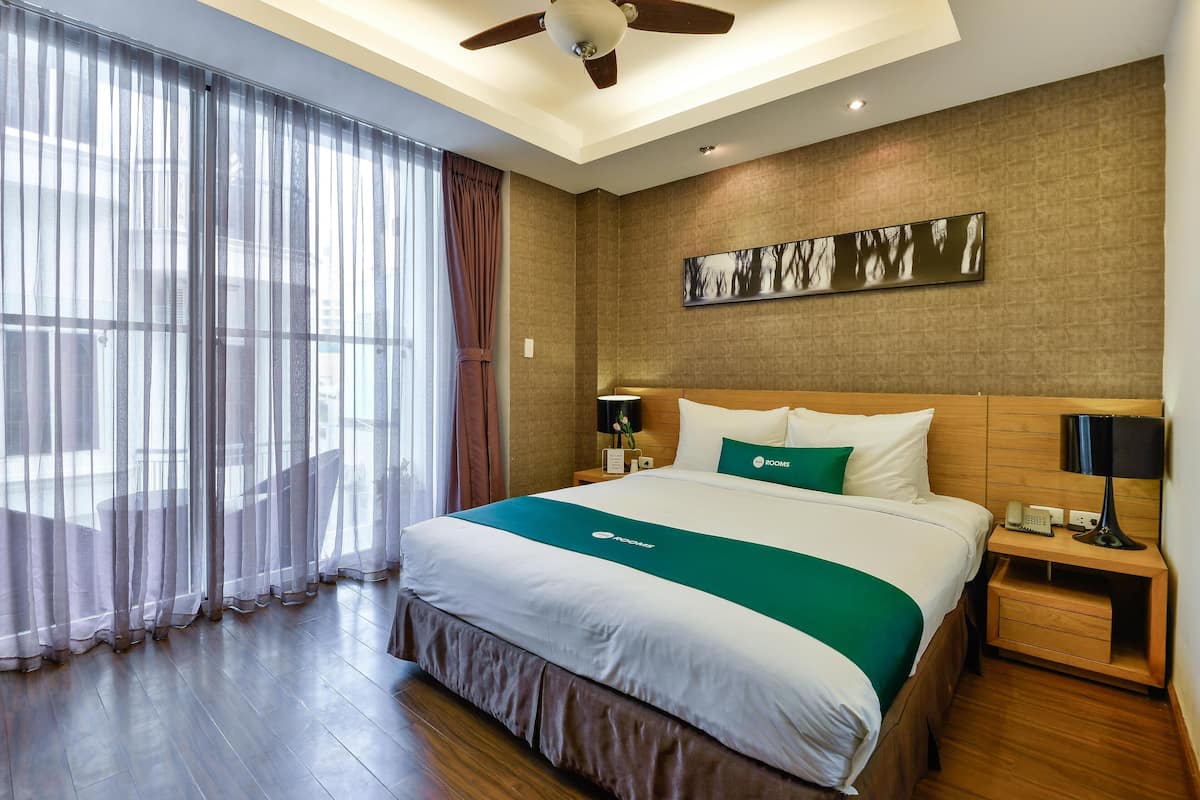 Premium tweepersoonskamer, balkon | Luxe beddengoed, een bureau, gratis wifi, beddengoed