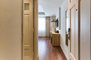 Deluxe Double Room - Nik Hotel Nguyen Trai (Ho Chi Minh City)