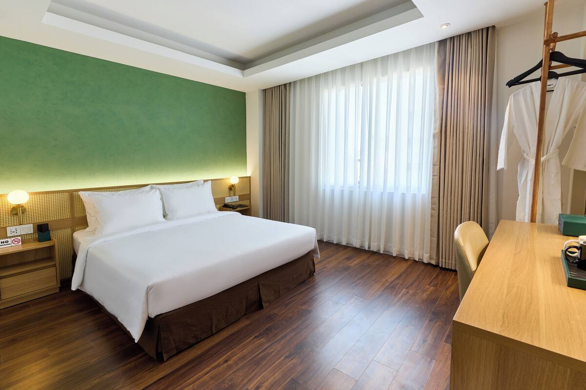 Deluxe Double Window | Literie de qualité supérieure, minibar, bureau, Wi-Fi gratuit