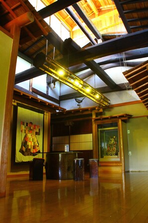 Lobby sitting area - Oyado Chogoro (Takayama)