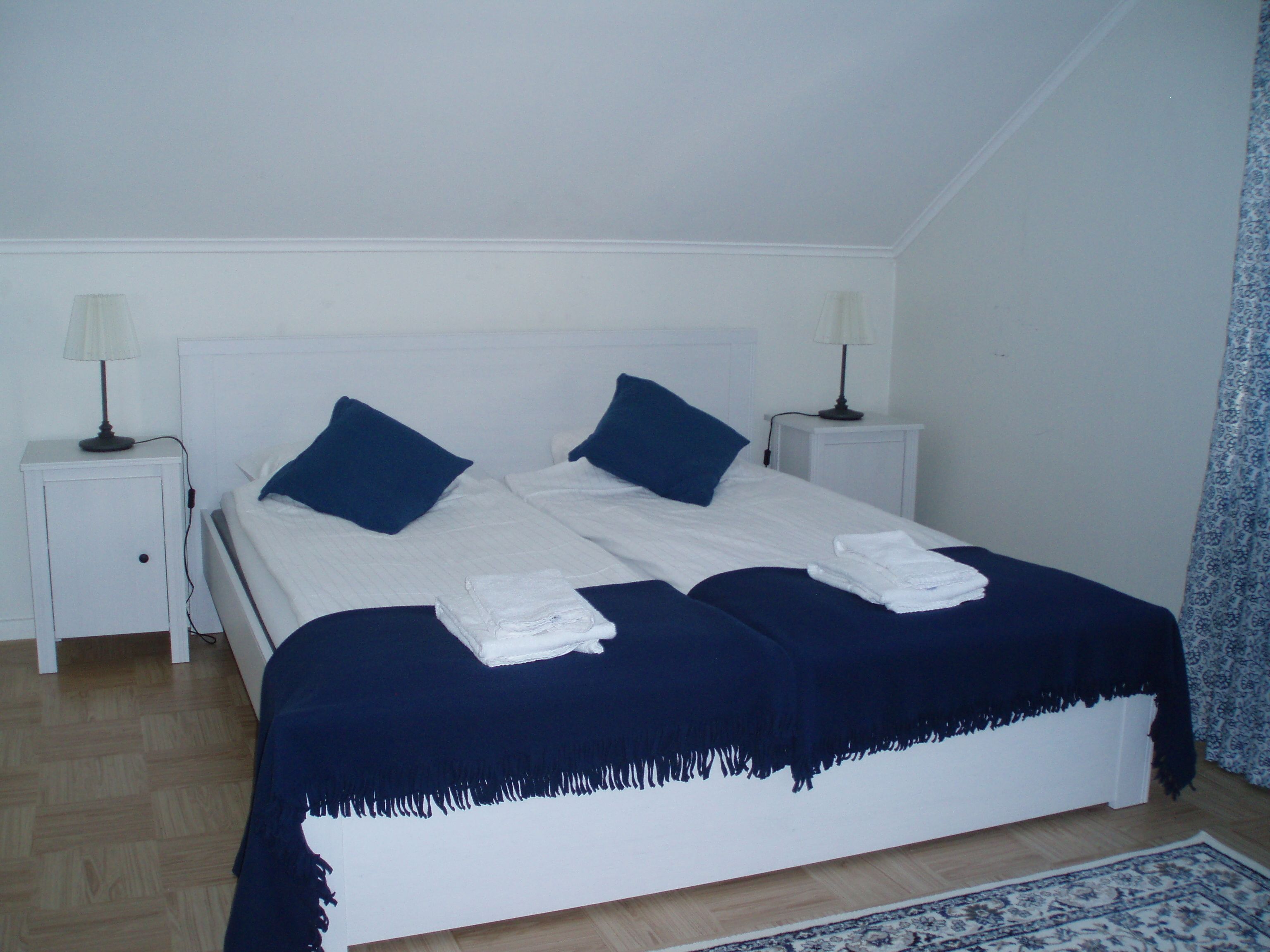 Ropa de cama hipoalergénica y cortinas blackout 