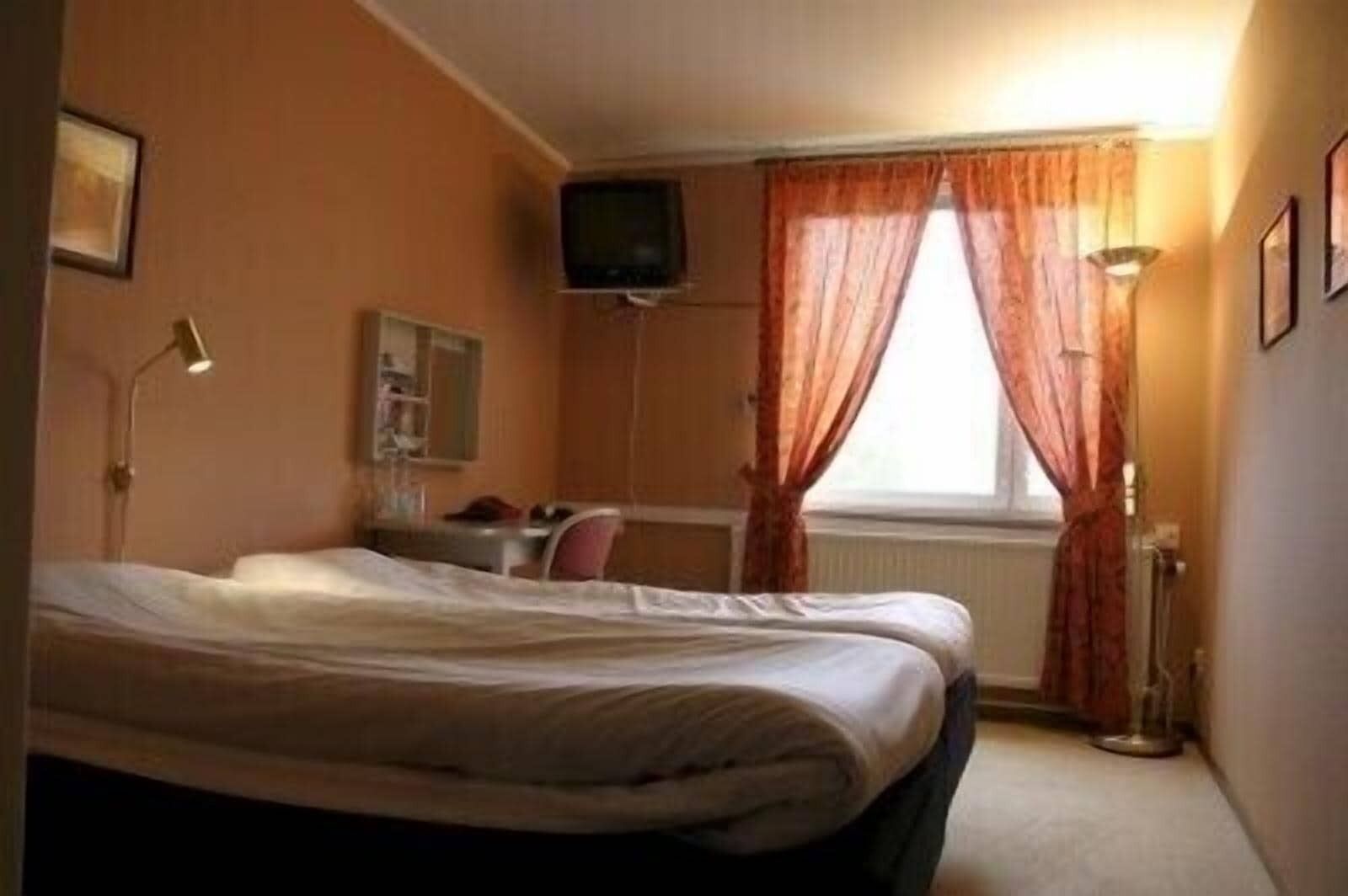 Hypo-allergenic bedding, blackout drapes, soundproofing