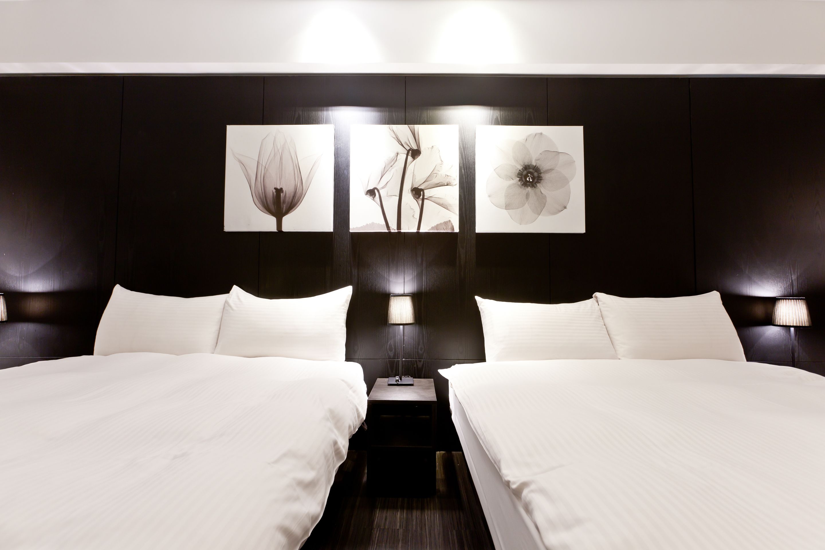 standard quadruple room | desk, free wifi, bed sheets