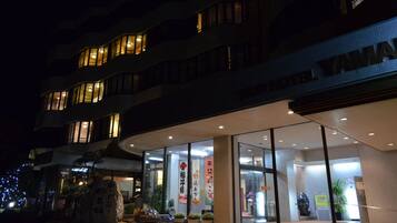 Pintu masuk properti