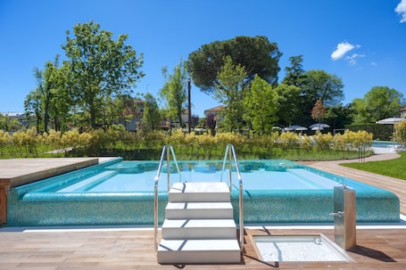 Indoor pool, 3 outdoor pools, sun loungers
