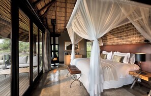Honeymoon Suite, 1 Bedroom (Honeymoon) | 1 bedroom, premium bedding, free minibar, in-room safe