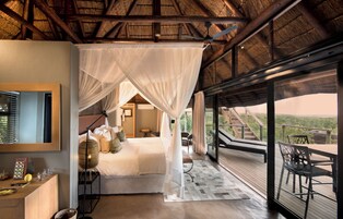 Luxury Double Room, 1 Bedroom, Pool View | Premium bedding, free minibar, in-room safe, bed sheets