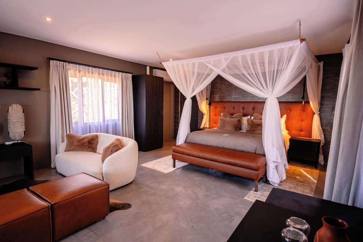 1 bedroom, premium bedding, free minibar, in-room safe