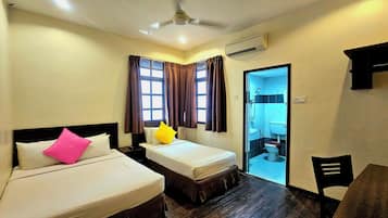 Family Room | In-room safe, desk, iron/ironing board, free WiFi