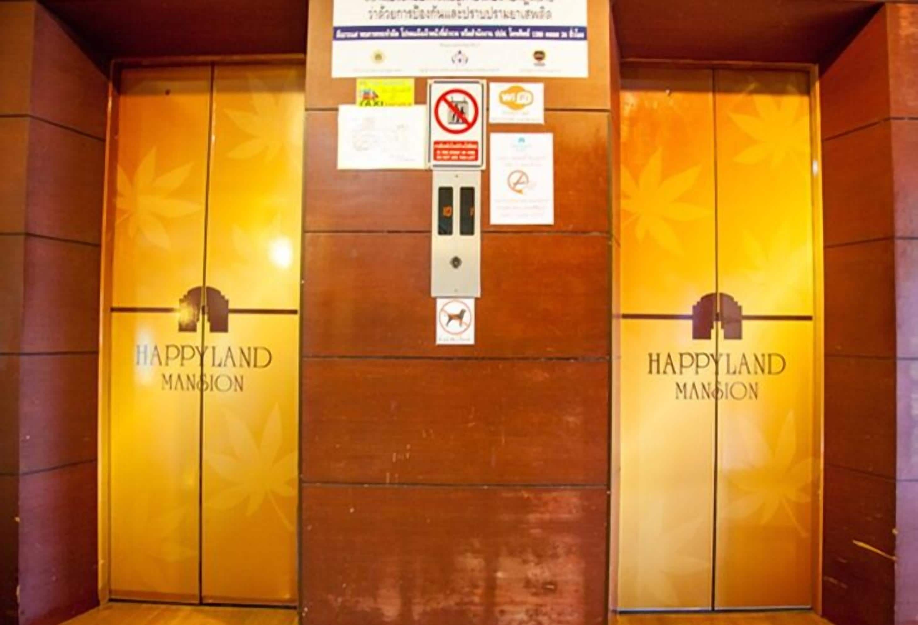 Foto - Happyland Mansion