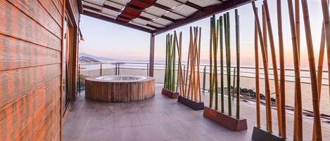 Superior Jacuzzi Room | 露台/庭院