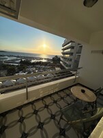 Quarto standard, vista para o mar | Frigobar, cofres nos quartos, escrivaninha, quartos à prova de som