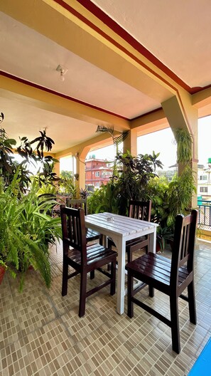 Terrace/patio - Nanohana Lodge (Pokhara)