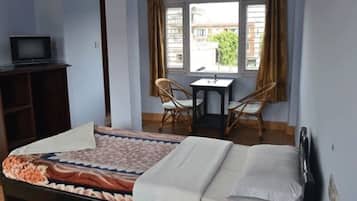 Standard Room, 1 Bedroom, Terrace, Mountain View | Desk, free WiFi