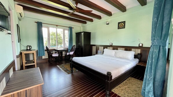 Deluxe Room, 1 Bedroom, Terrace, Mountain View