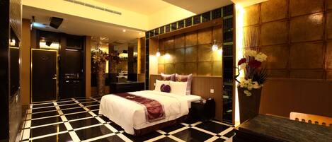 Business Double Room, 1 Double Bed (No one guest is allowed) | Desk, free WiFi