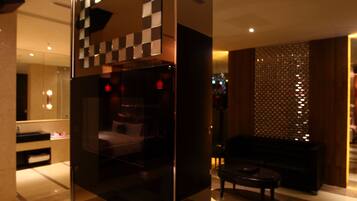 Business Double Room, 1 Double Bed (No one guest is allowed) | Living area