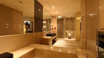 Business Double Room, 1 Double Bed (No one guest is allowed) | Bathroom
