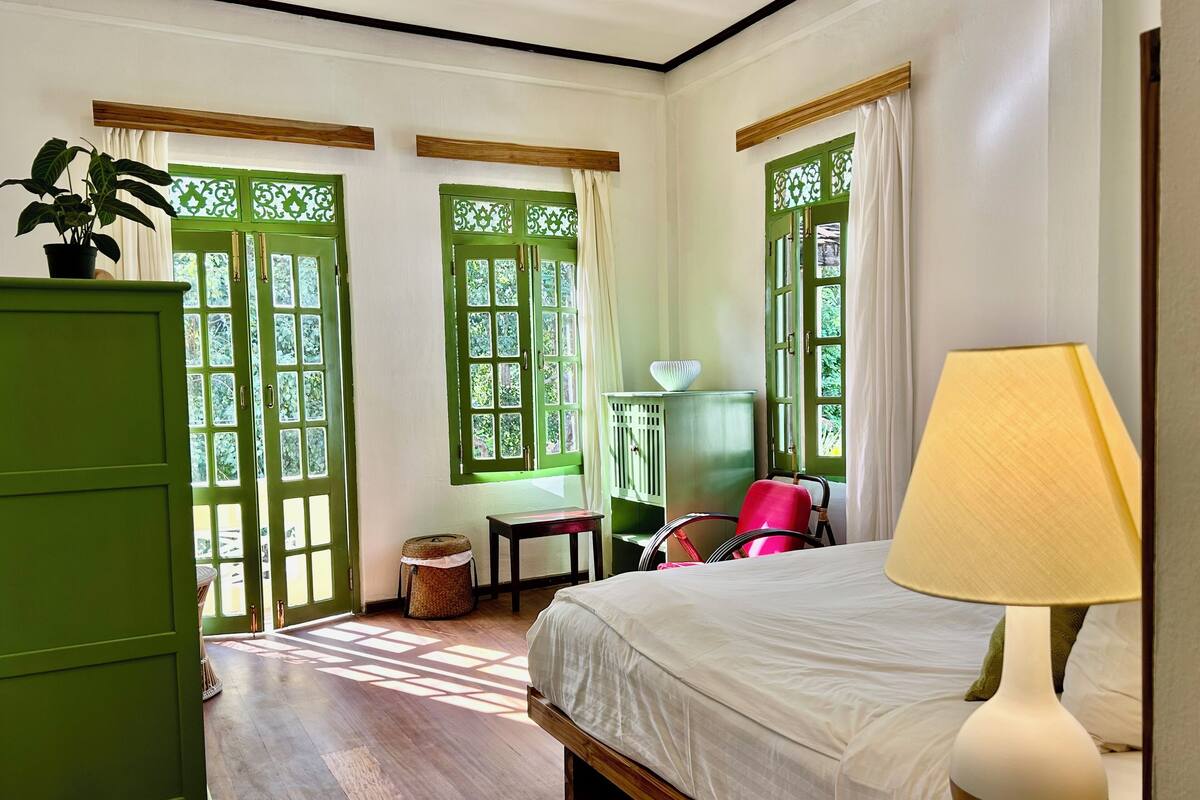 Superior Double or Twin Room, River View | Minibar, in-room safe, desk, free WiFi