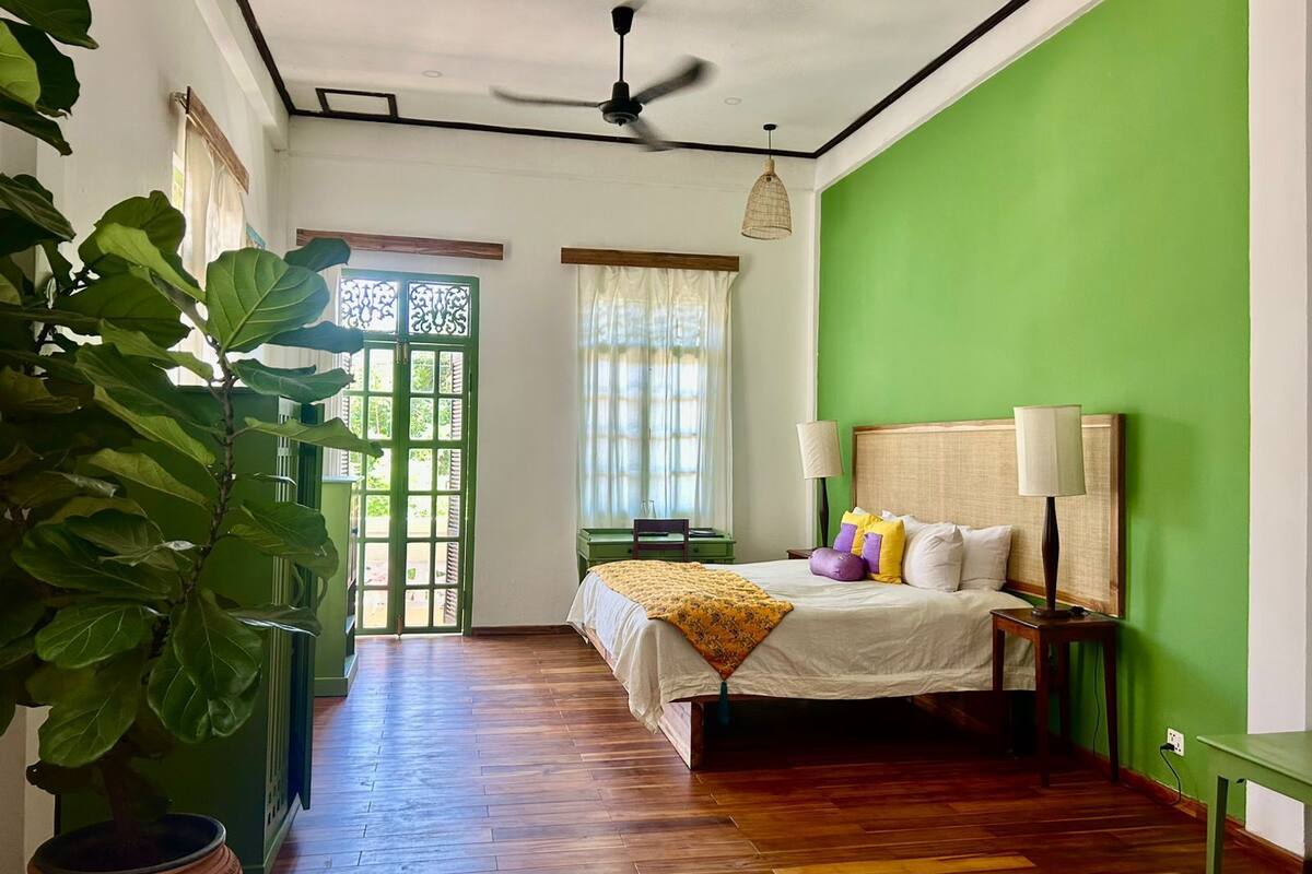 Deluxe Double or Twin Room, River View | Minibar, in-room safe, desk, free WiFi