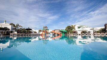 Indoor pool, 2 outdoor pools, pool umbrellas, sun loungers