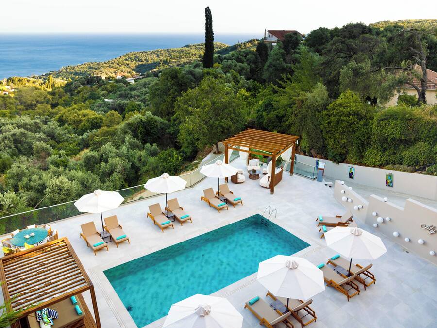 Piscine extérieure (ouverte en saison)