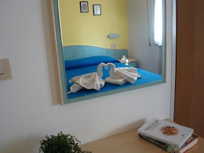 Down comforters, in-room safe, desk, laptop workspace - Hotel Villa Ersilia Rimini B&B (Rimini)