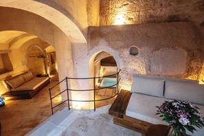 Suite with Private Pool | 1 bedroom, premium bedding, minibar, in-room safe - Millstone Cave Suites (Nevsehir)