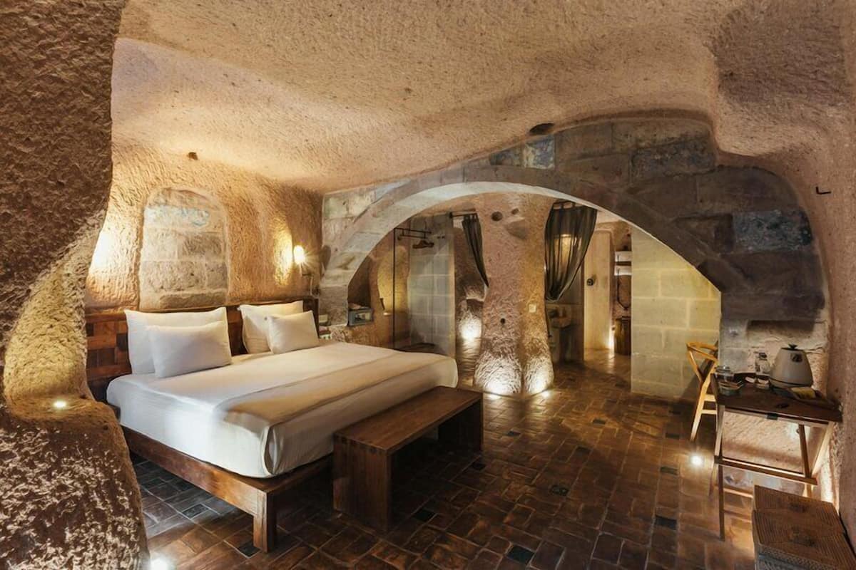 Junior Suite | 1 bedroom, premium bedding, minibar, in-room safe