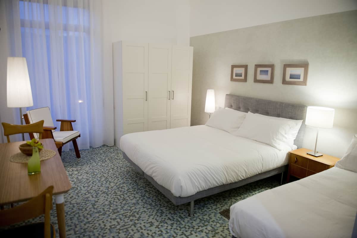 Premium bedding, minibar, in-room safe, desk