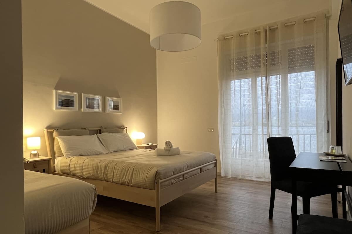 Triple Room | Premium bedding, minibar, in-room safe, desk