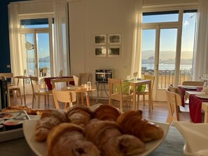 Petit déjeuner buffet compris tous les jours