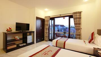 Deluxe Room, 2 Twin Beds | Minibar, desk, free WiFi