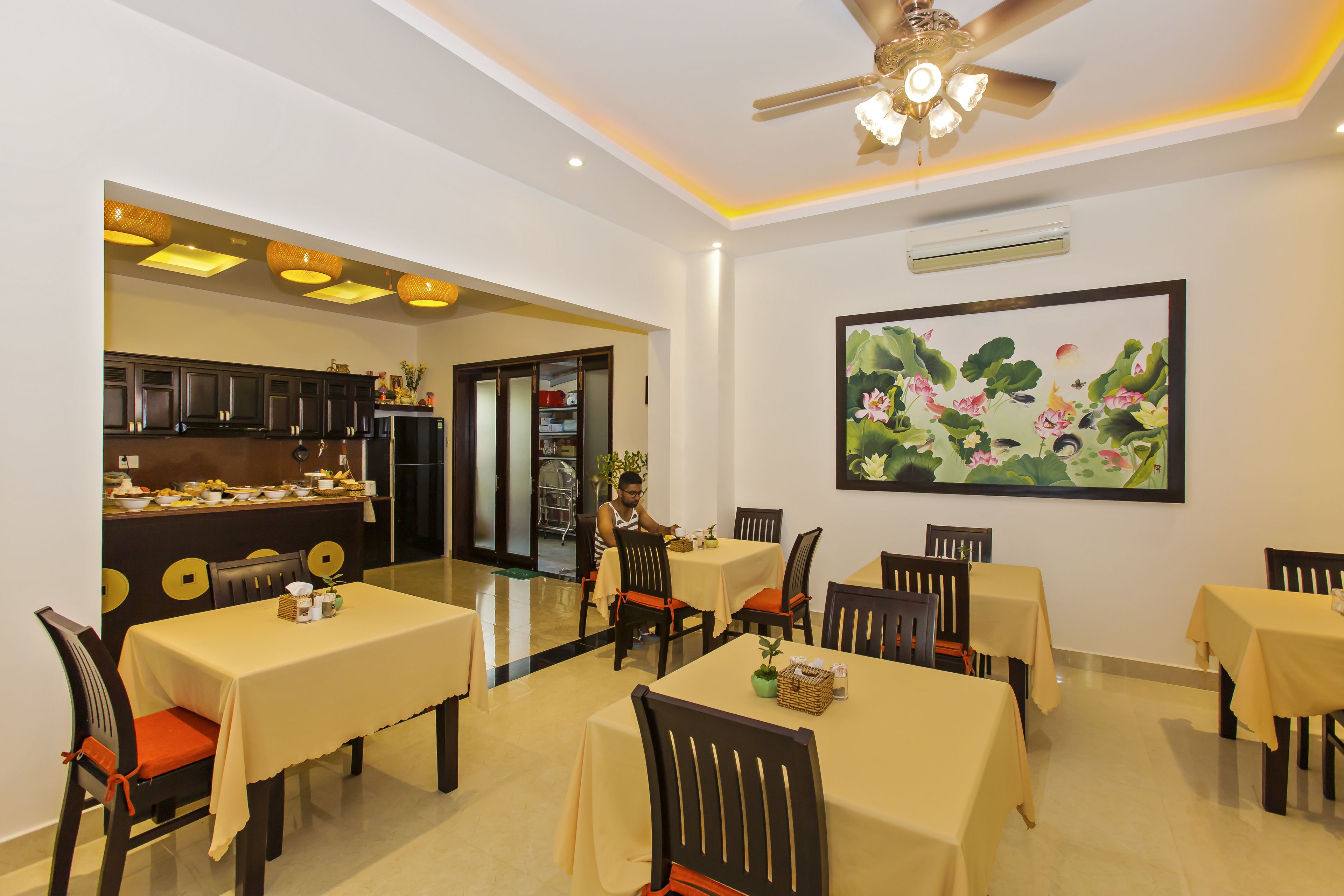 Breakfast area