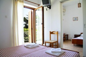 Standard Triple Room | Soundproofing, iron/ironing board, free cribs/infant beds, rollaway beds - Hotel Artemon (Sifnos)