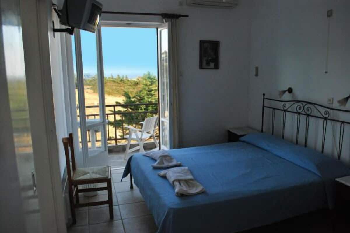 Kamar Single Standar | Kedap suara, setrika/meja setrika, dan tempat tidur bayi gratis