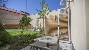 Standard dubbelrum eller tvåbäddsrum - uteplats | Terrass/Patio