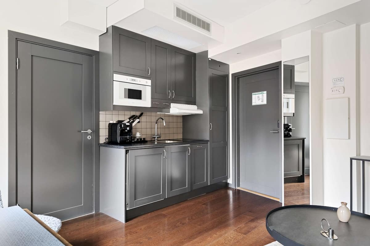 superior room, 2 single beds, non smoking | 1 bedroom, in-room safe, desk, iron/ironing board