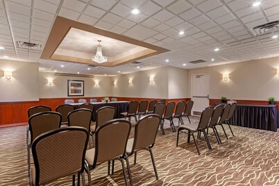 Best Western Plus The Arden Park Hotel