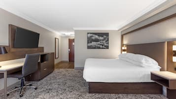 Standard Room, 1 King Bed, Non Smoking, Refrigerator | Iron/ironing board, rollaway beds, free WiFi, bed sheets