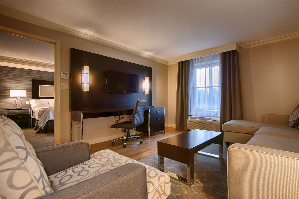 Bügeleisen/Bügelbrett, Zustellbetten, kostenloses WLAN, Bettwäsche