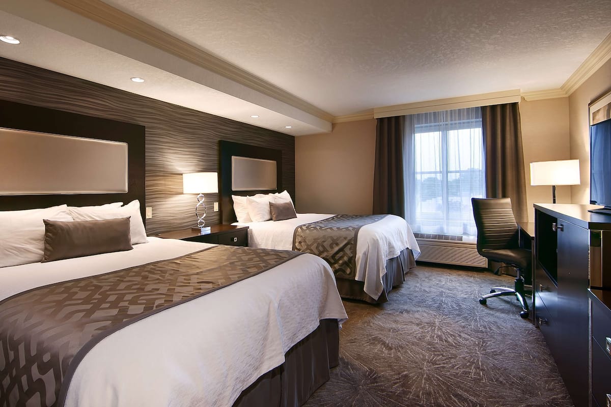 deluxe room, 2 queen beds, non smoking, refrigerator & microwave | iron/ironing board, rollaway beds, free wifi, bed sheets